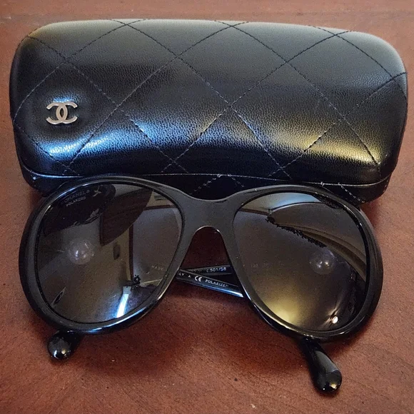 CHANEL CC Pearl Polarized Sunglasses 5302-H - Picture 2 of 10